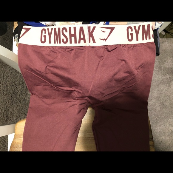 3/4 length gymshark leggings-elastic waist - Picture 3 of 3